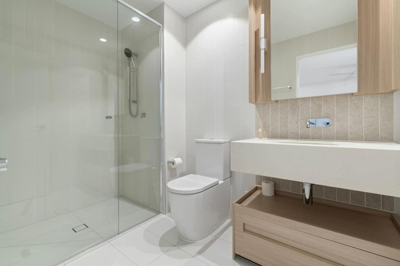 Apartment New 2br At Queens Wharf Bne *