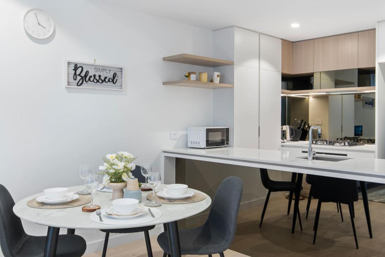 New 2br At Queens Wharf Bne