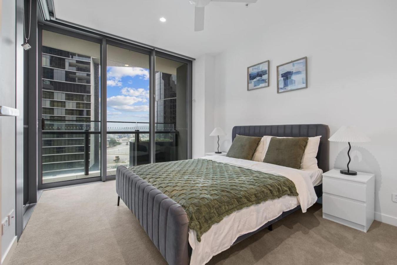 1b Queens Wharf Luxury Apartment Brisbane