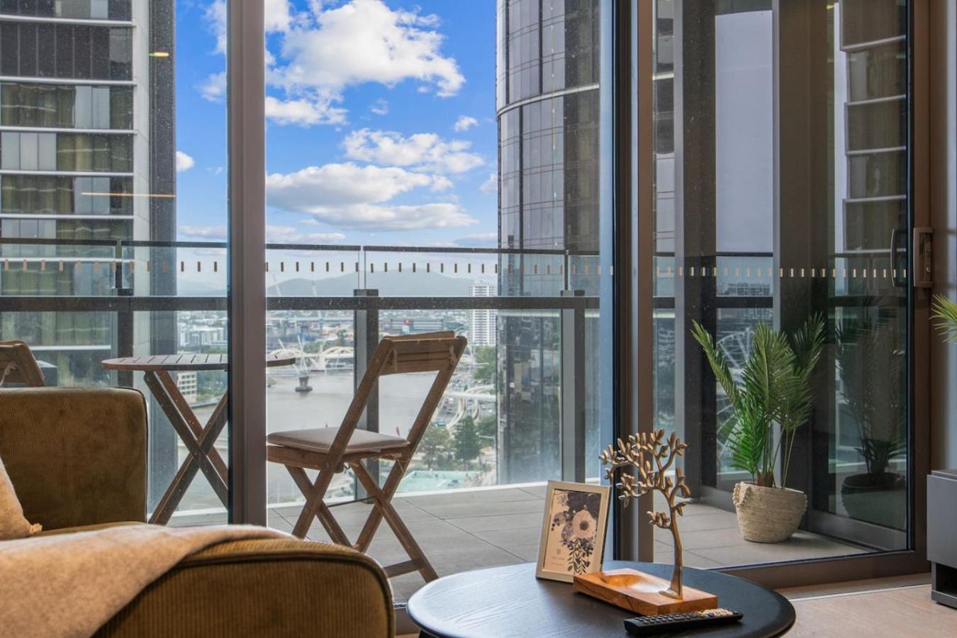 Apartment 1b Queens Wharf Luxury