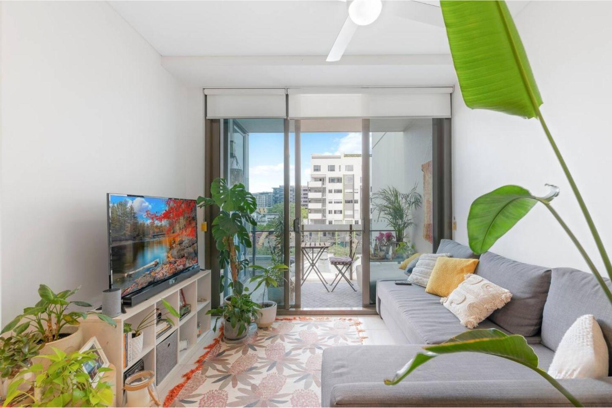 Newstead Towers Apartment *