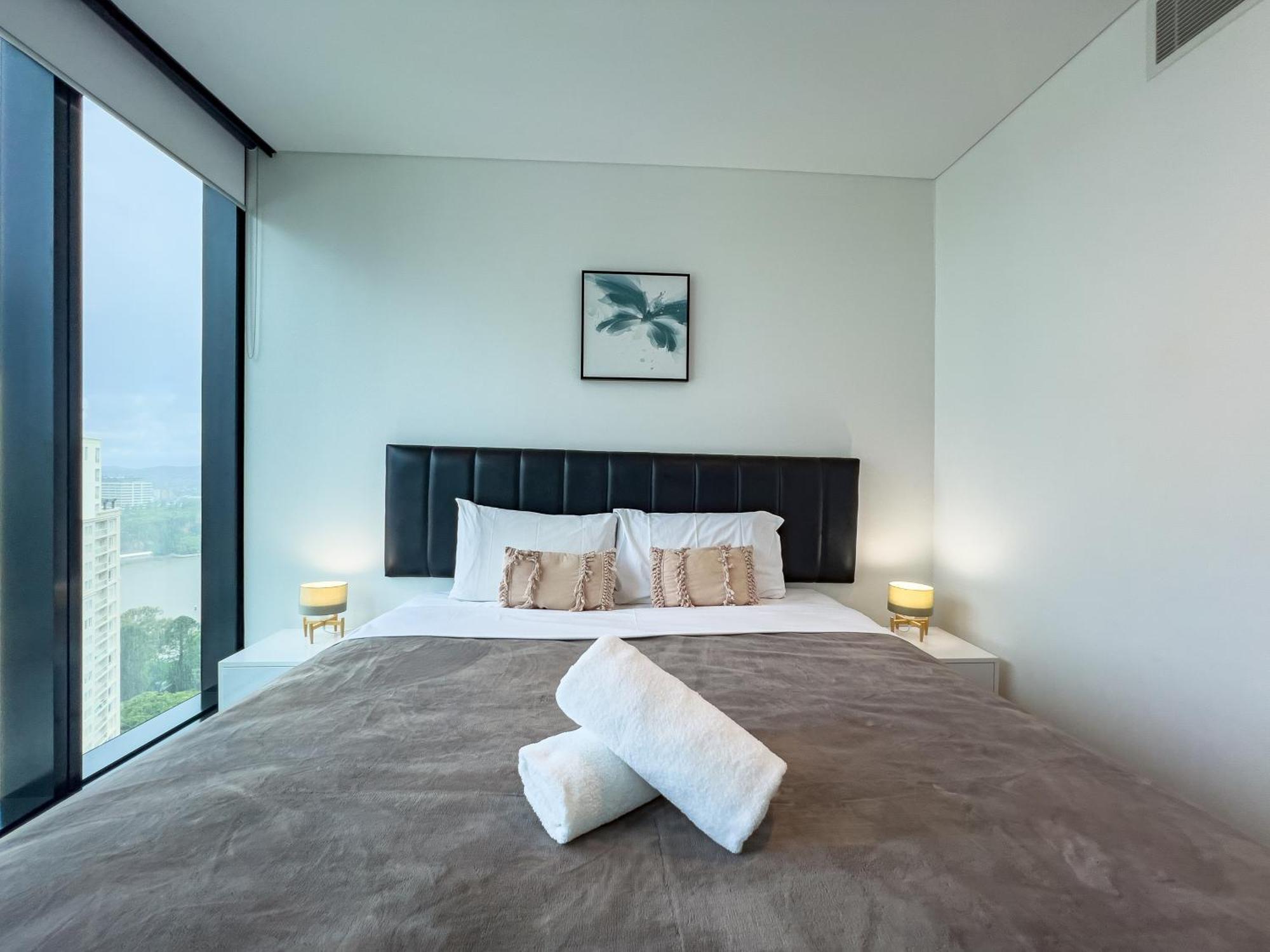 Stunning 1br River View Retreat In Cbd's Heart *