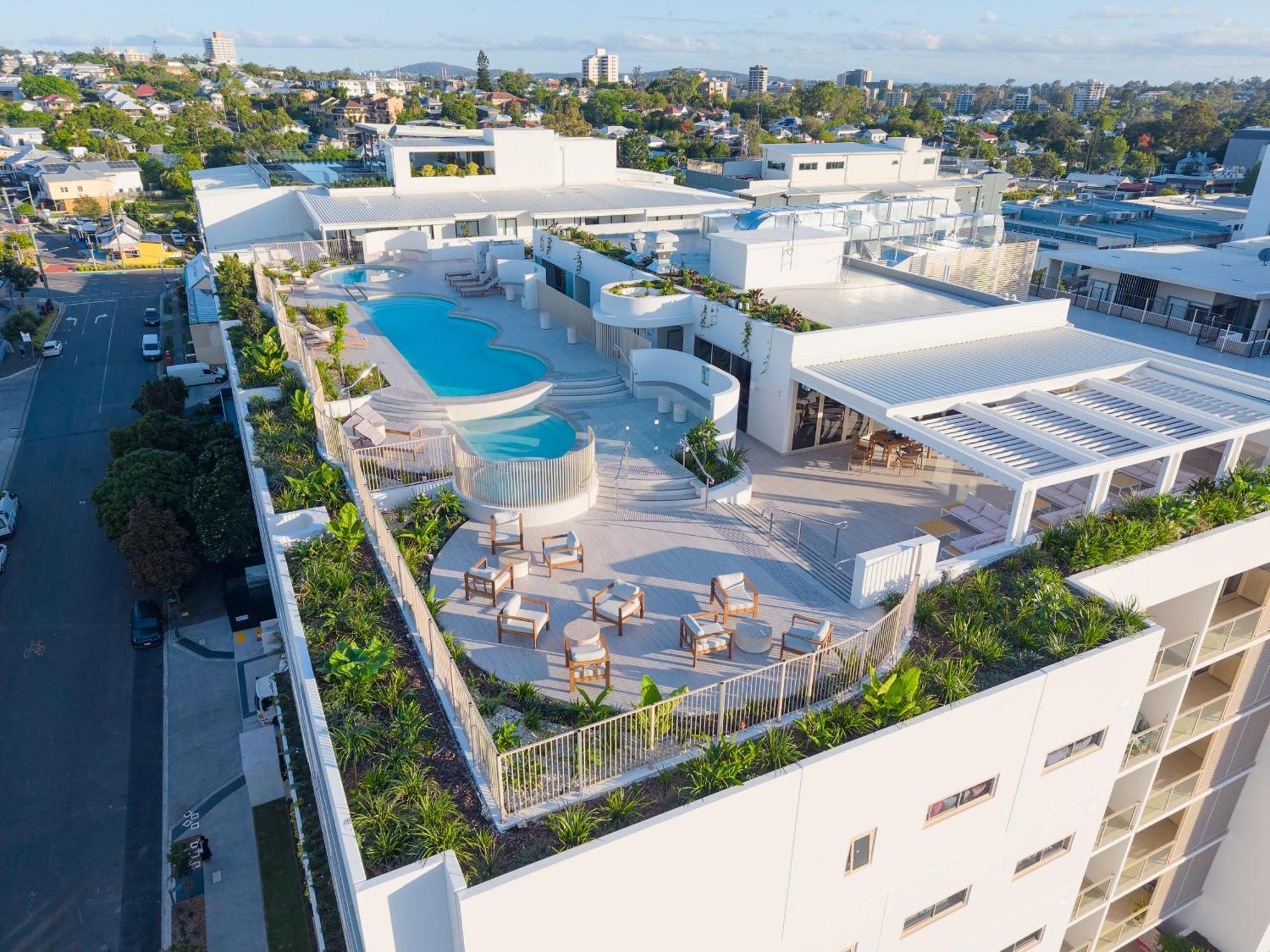 Apartment Riverside 2br With Amazing Rooftop Pool & Parking *
