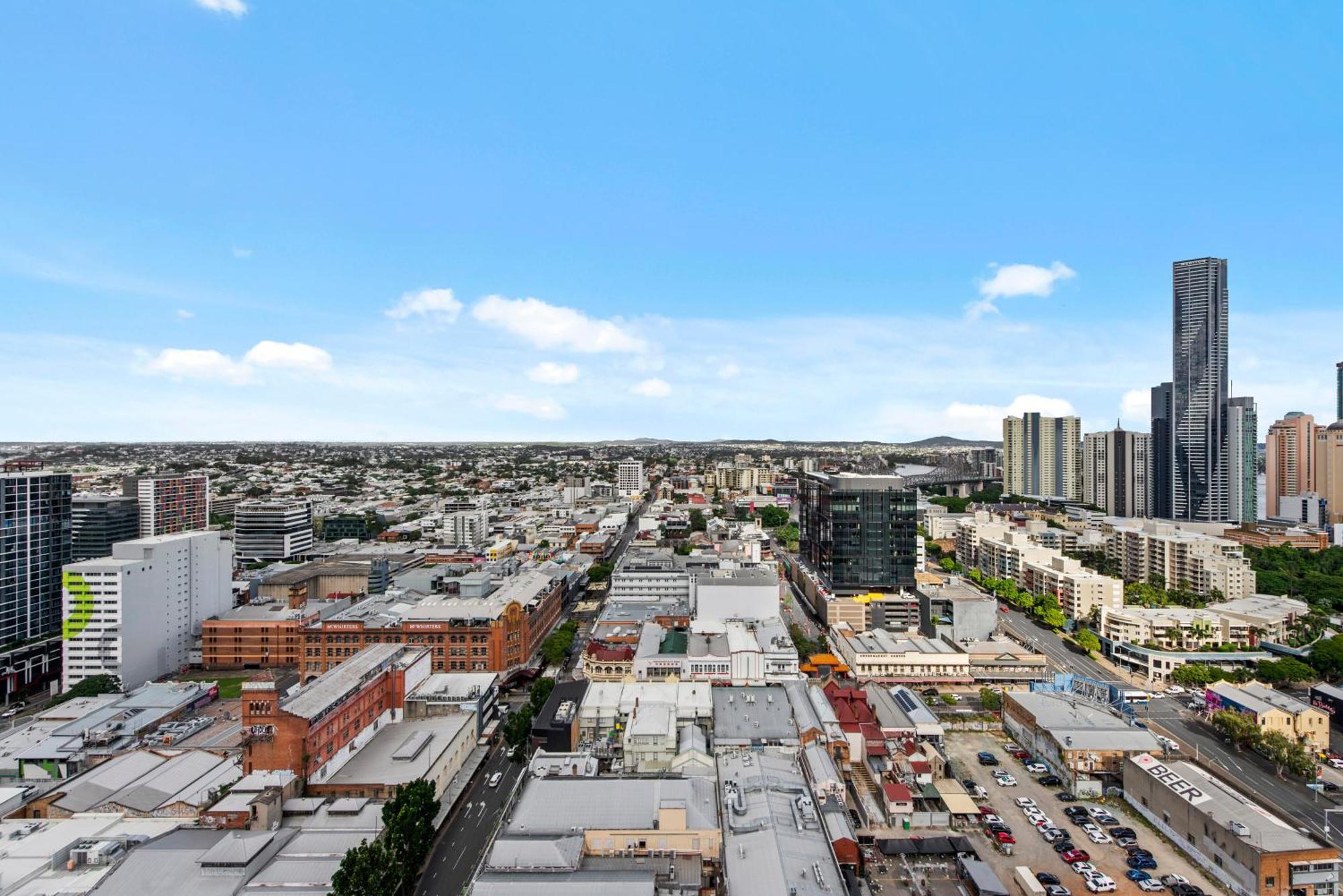 Views 2br With Infinity Pool & Huge Gym! Apartment Brisbane