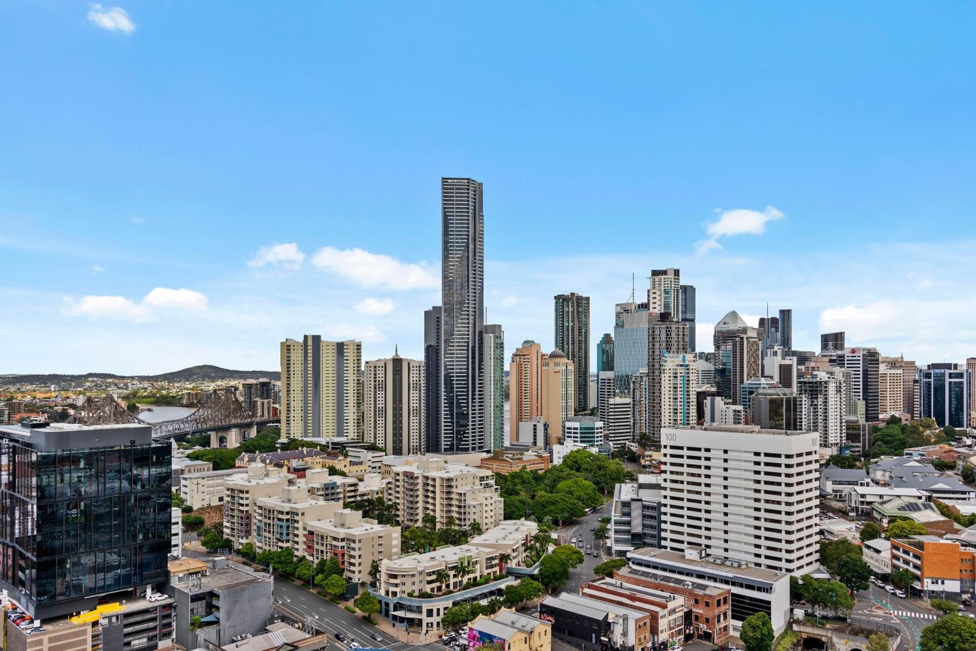 Apartment Views 2br With Infinity Pool & Huge Gym!