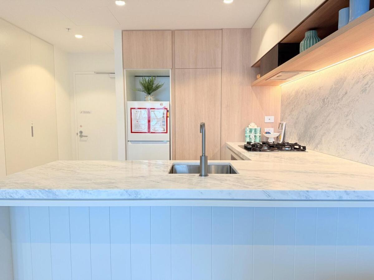 Chic 2-bed With Views & Pool At Queens Wharf * Brisbane