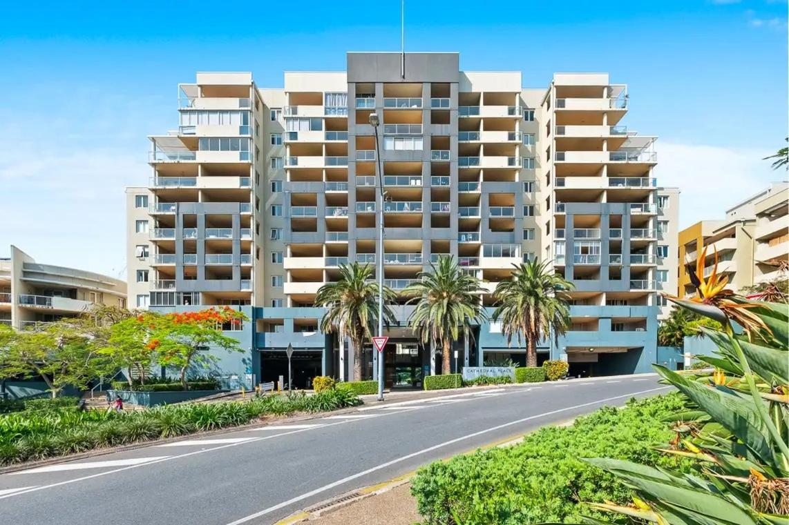 Cathedral Place Apartment *