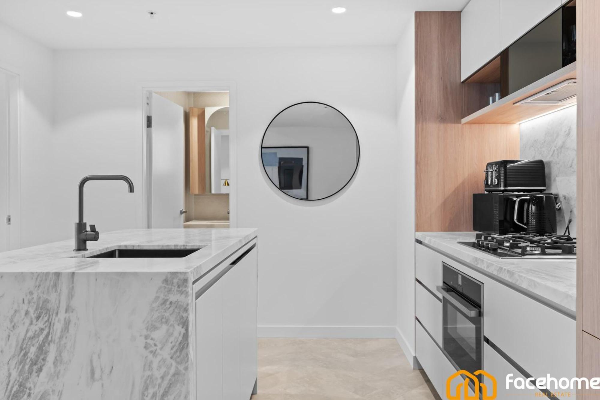 Qwr Escape River And Views