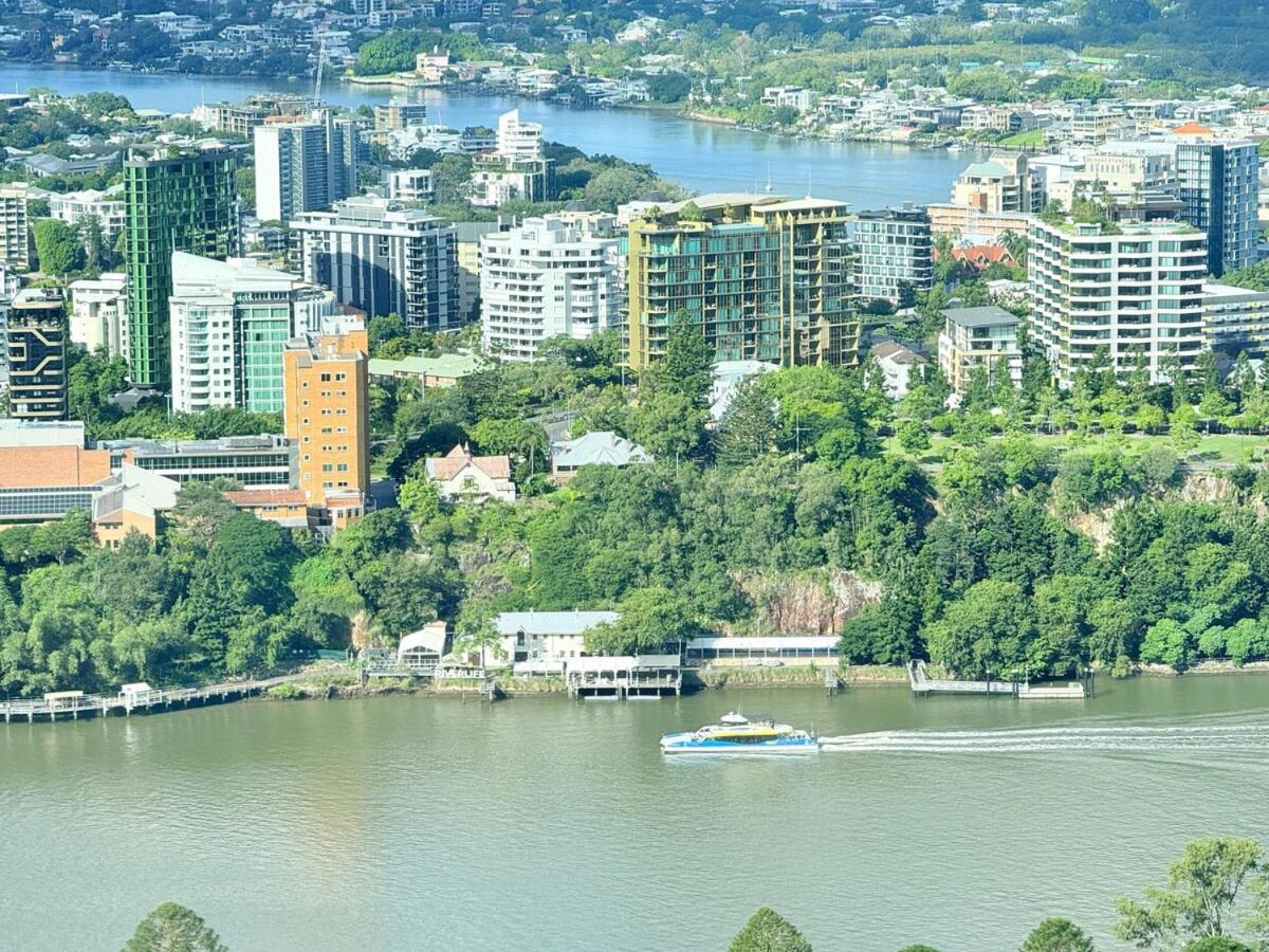 Stylish Riverfront 2bed With Pool At Queens Wharf Apartment Brisbane