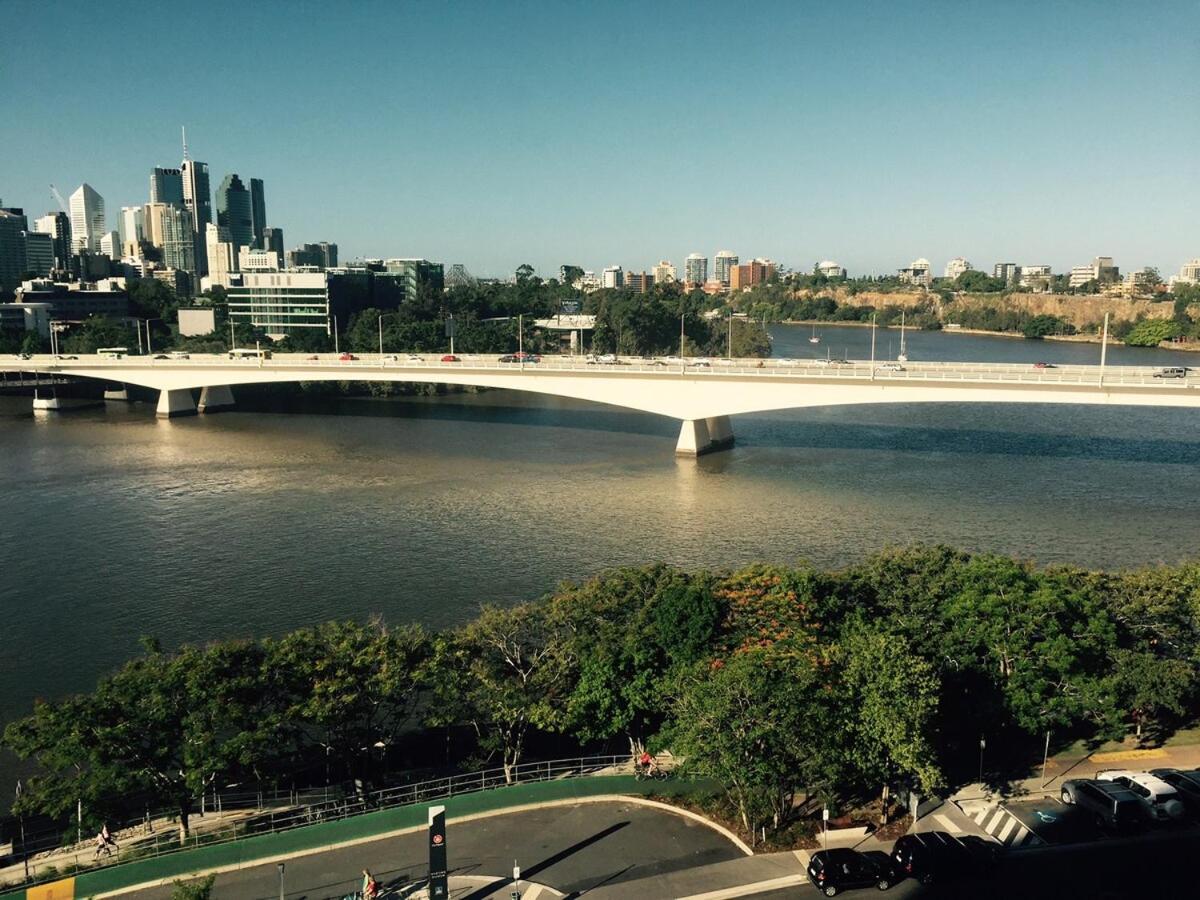 Southbank Luxury Pad- New List