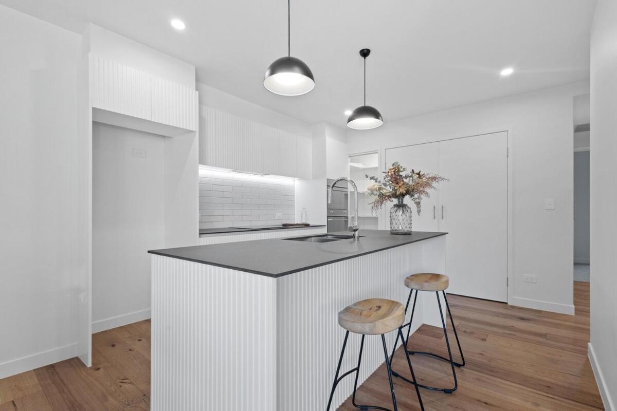 2 Bed Close To Wesley Hospital & Suncorp Stadium Apartment Brisbane