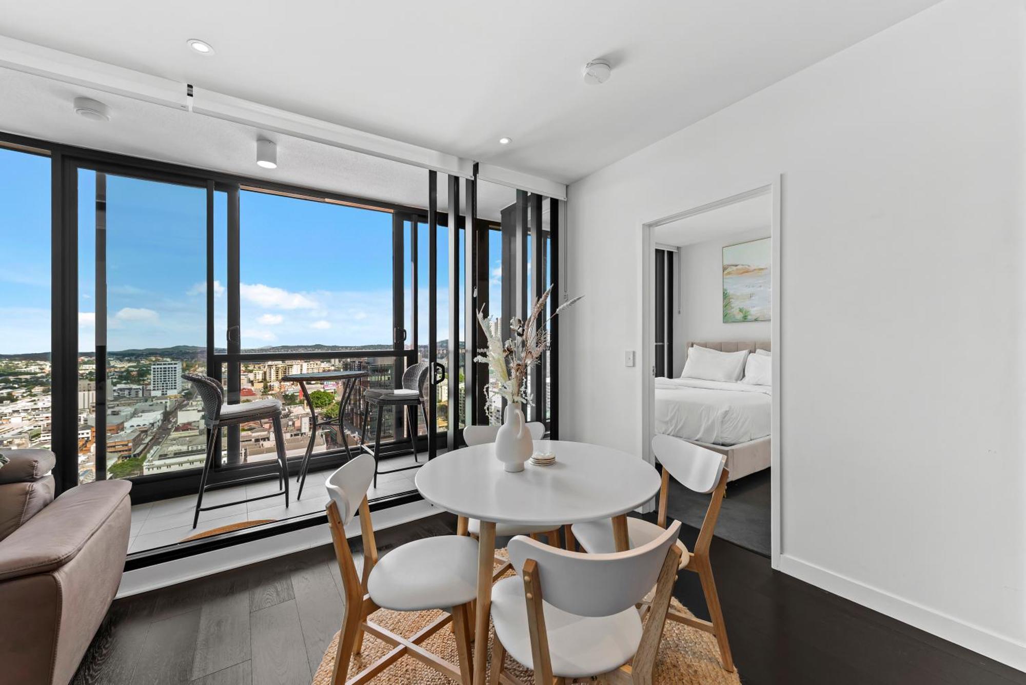 Valley Pad With And Mountain Views And Infinity Pool Brisbane
