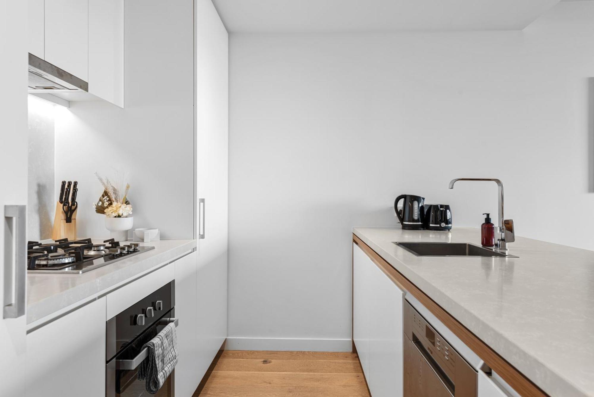 Mountain View 2br With Pool, Huge Gym And Parking * Brisbane