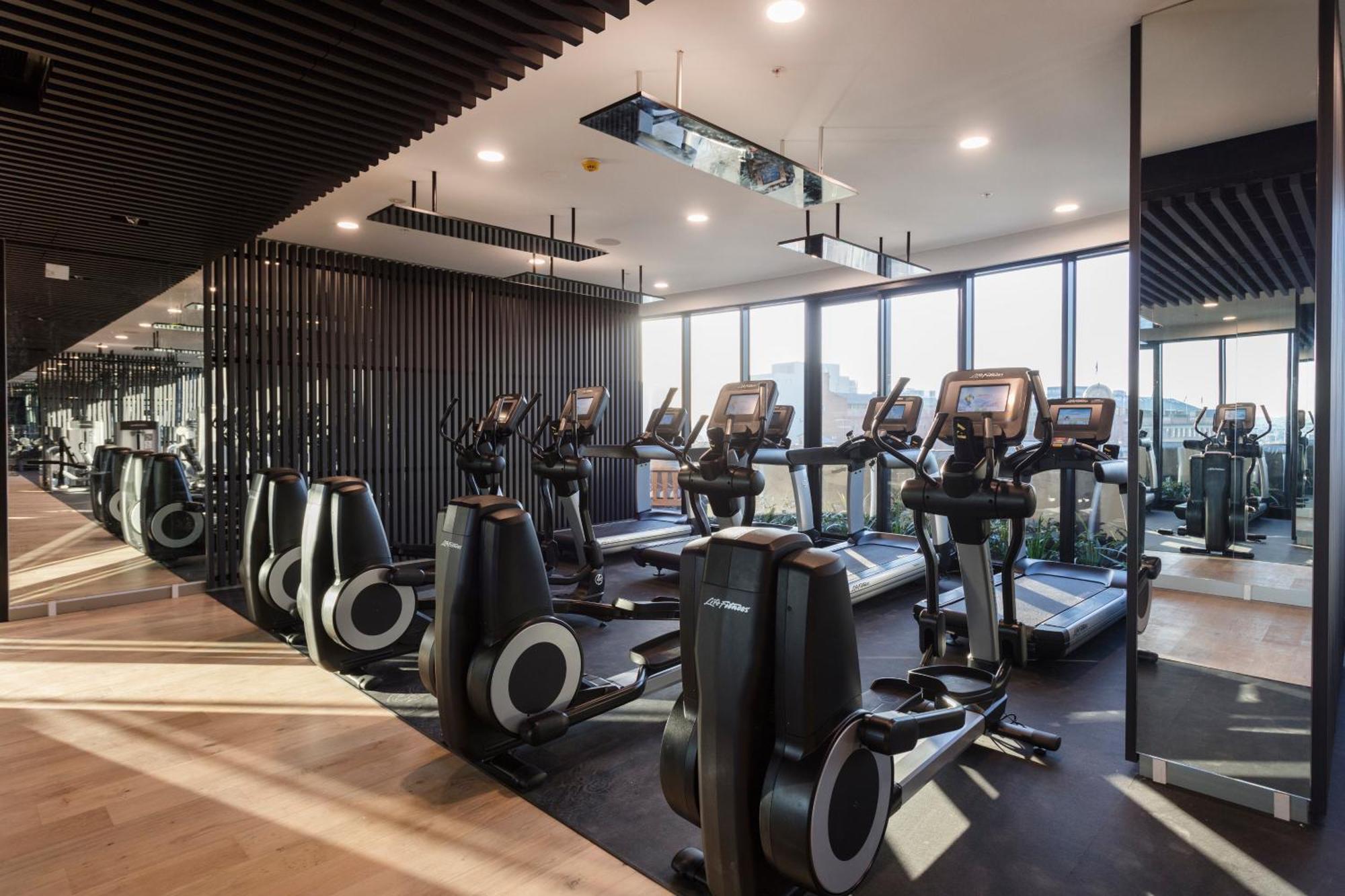 Apartment Mountain View 2br With Pool, Huge Gym And Parking Brisbane