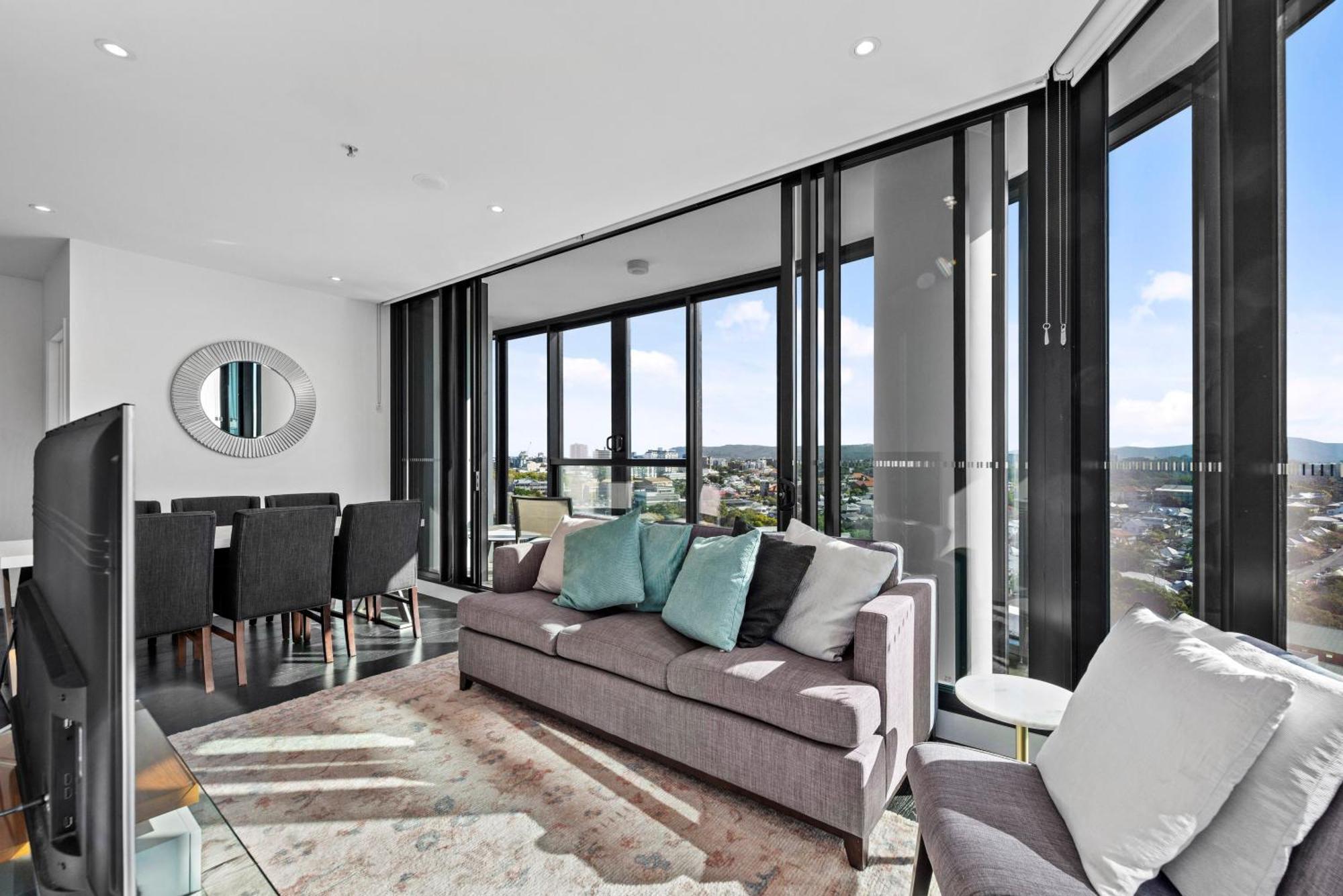 Apartment Mountain View With Infinity Pool, Gym And Car Park Brisbane