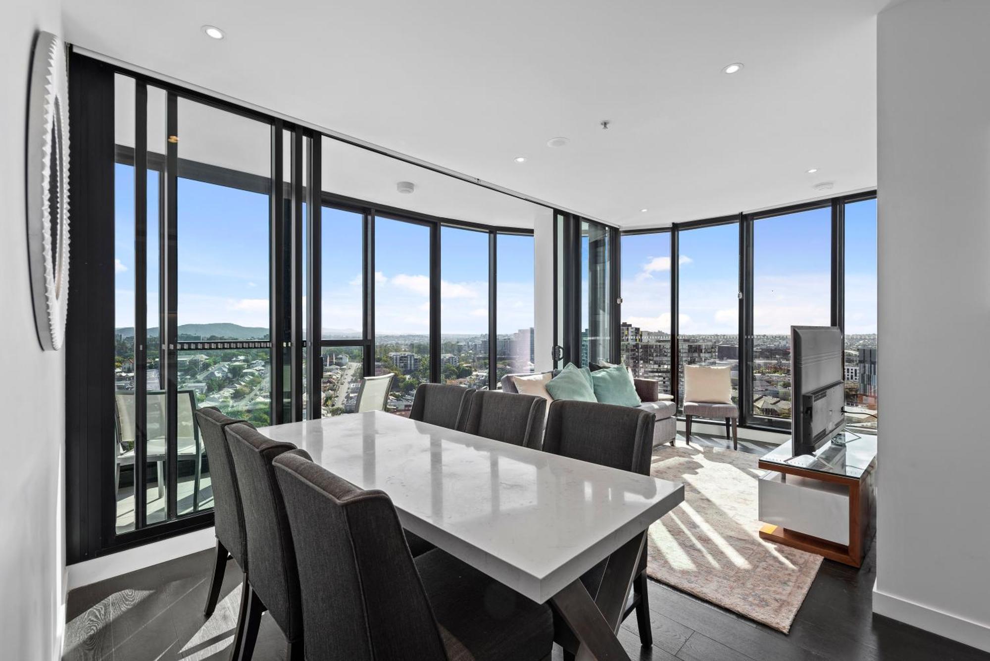 Mountain View With Infinity Pool, Gym And Car Park * Brisbane