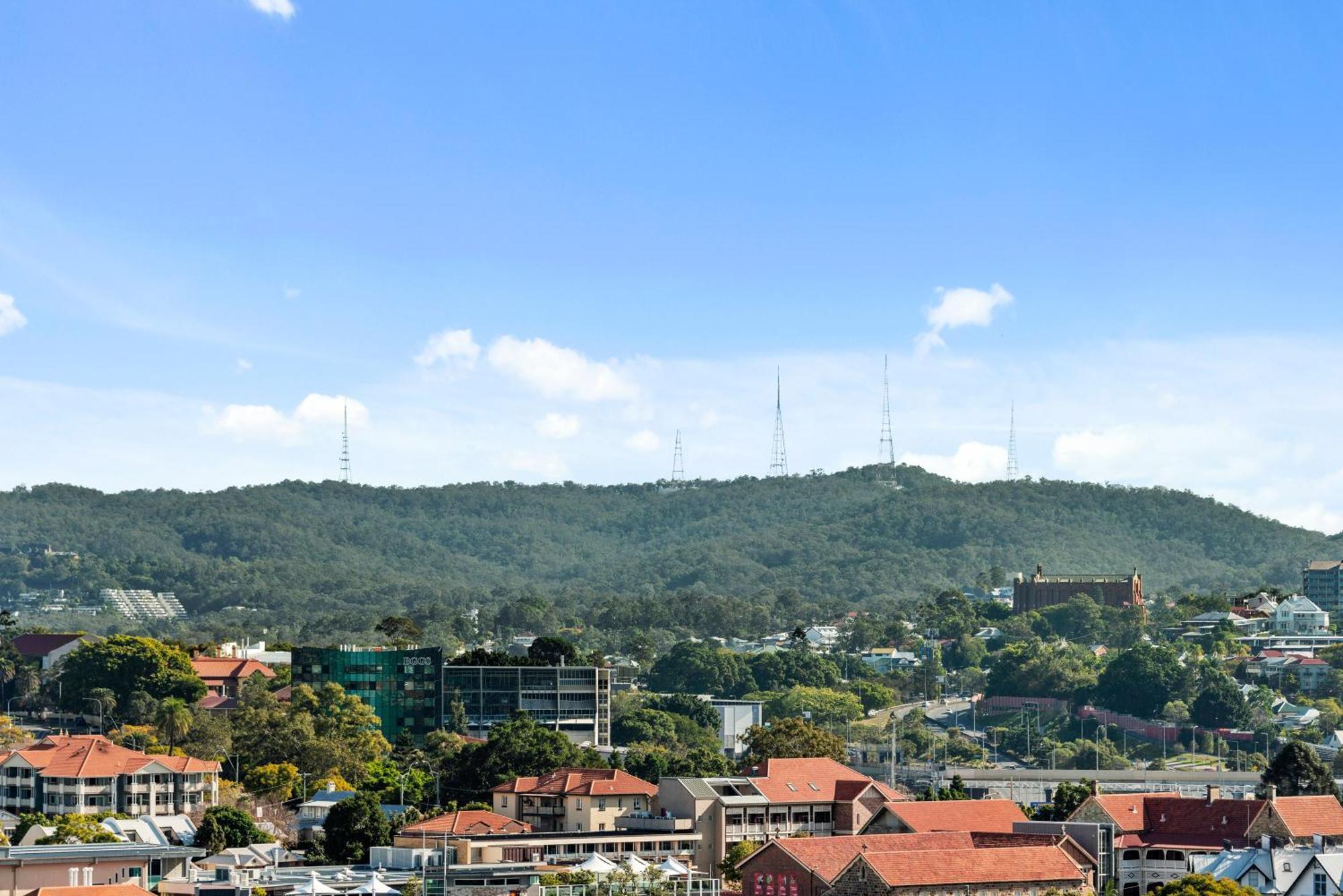 Apartment Mountain View With Infinity Pool, Gym And Car Park