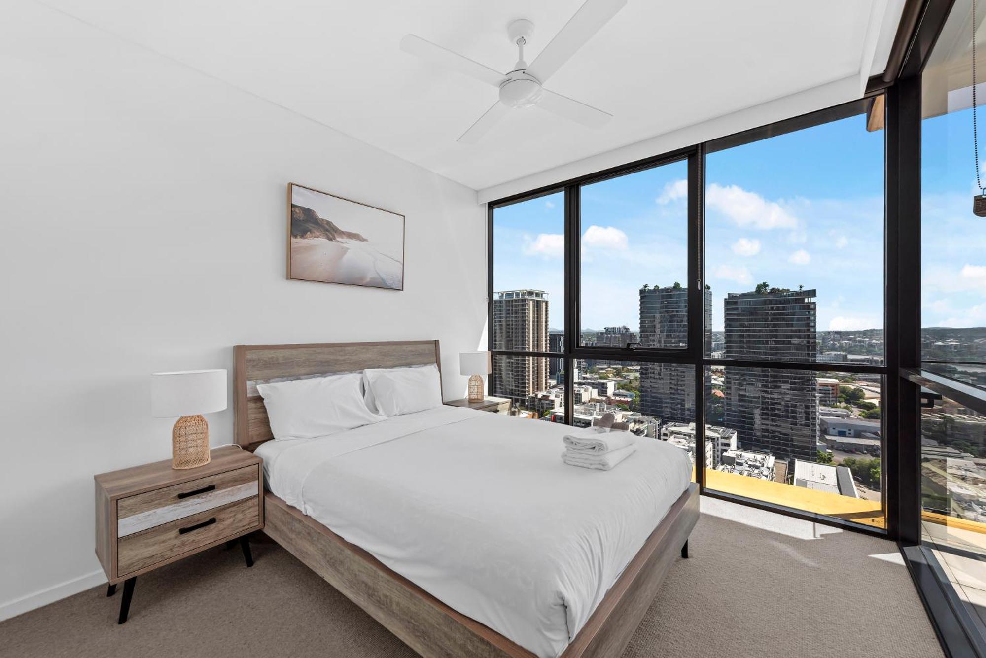 Apartment Stunning 1b In South Bank With River & Mountain View *