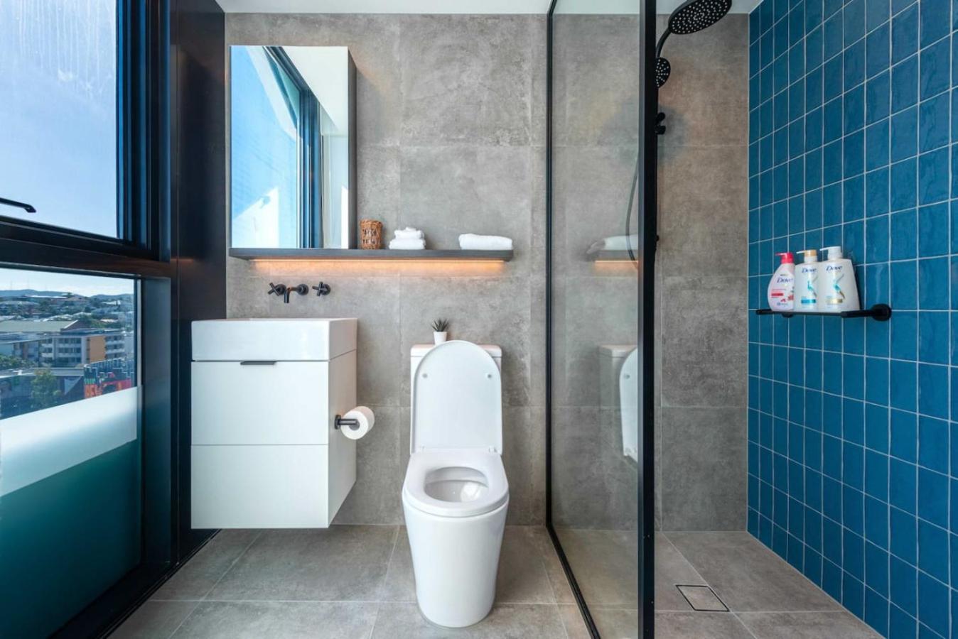 2br Luxury Retreat With Rooftop Pool Access Apartment