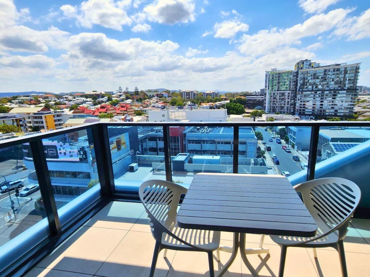 2br Luxury Retreat With Rooftop Pool Access Apartment *