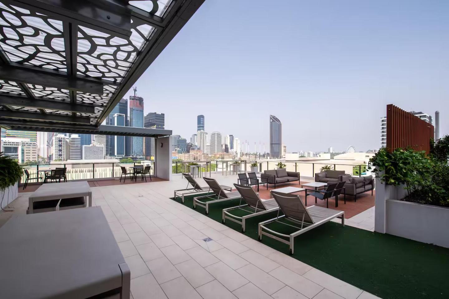 Apartment Million Dollar Views And Location! Walk To Cbd! Brisbane