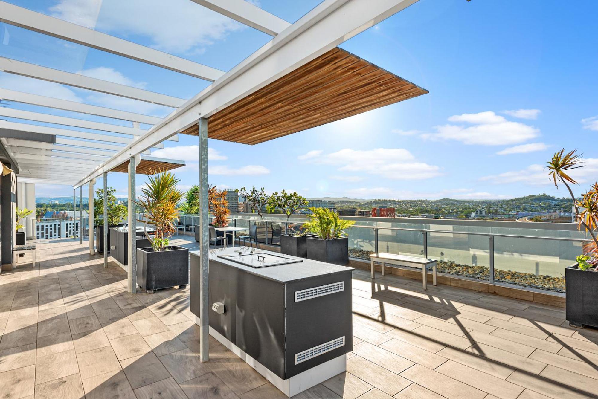 Apartment Comfy And Bright With Huge Balcony! *