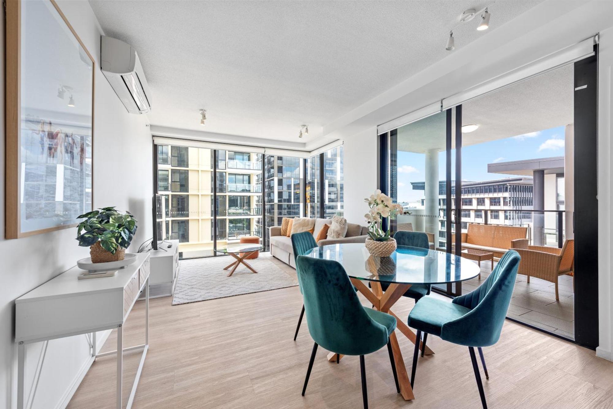 Apartment Stylish Fish Lane With Roof Pool, Car Park And Gym *