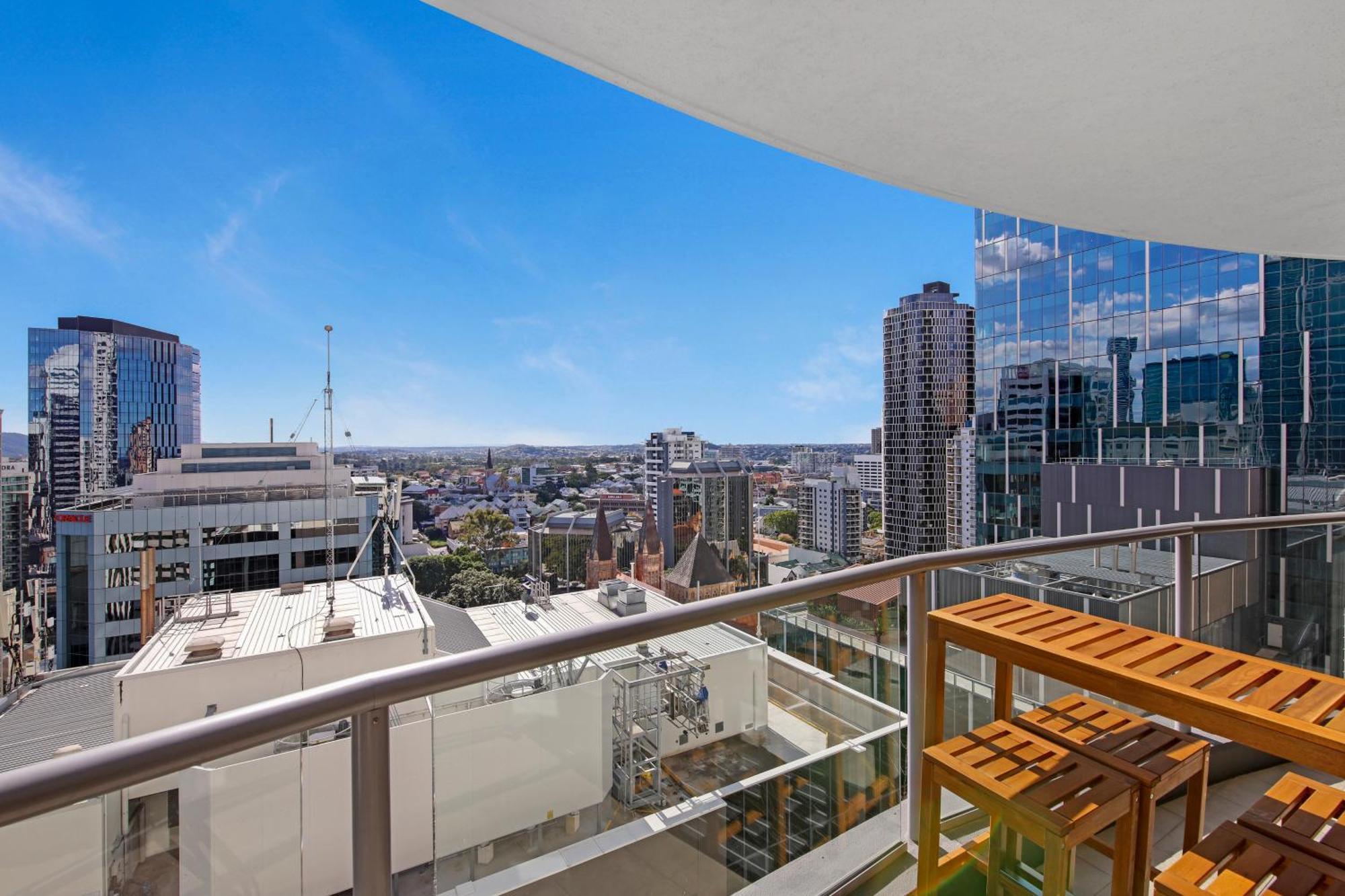 Arcade In The Sky Hotel