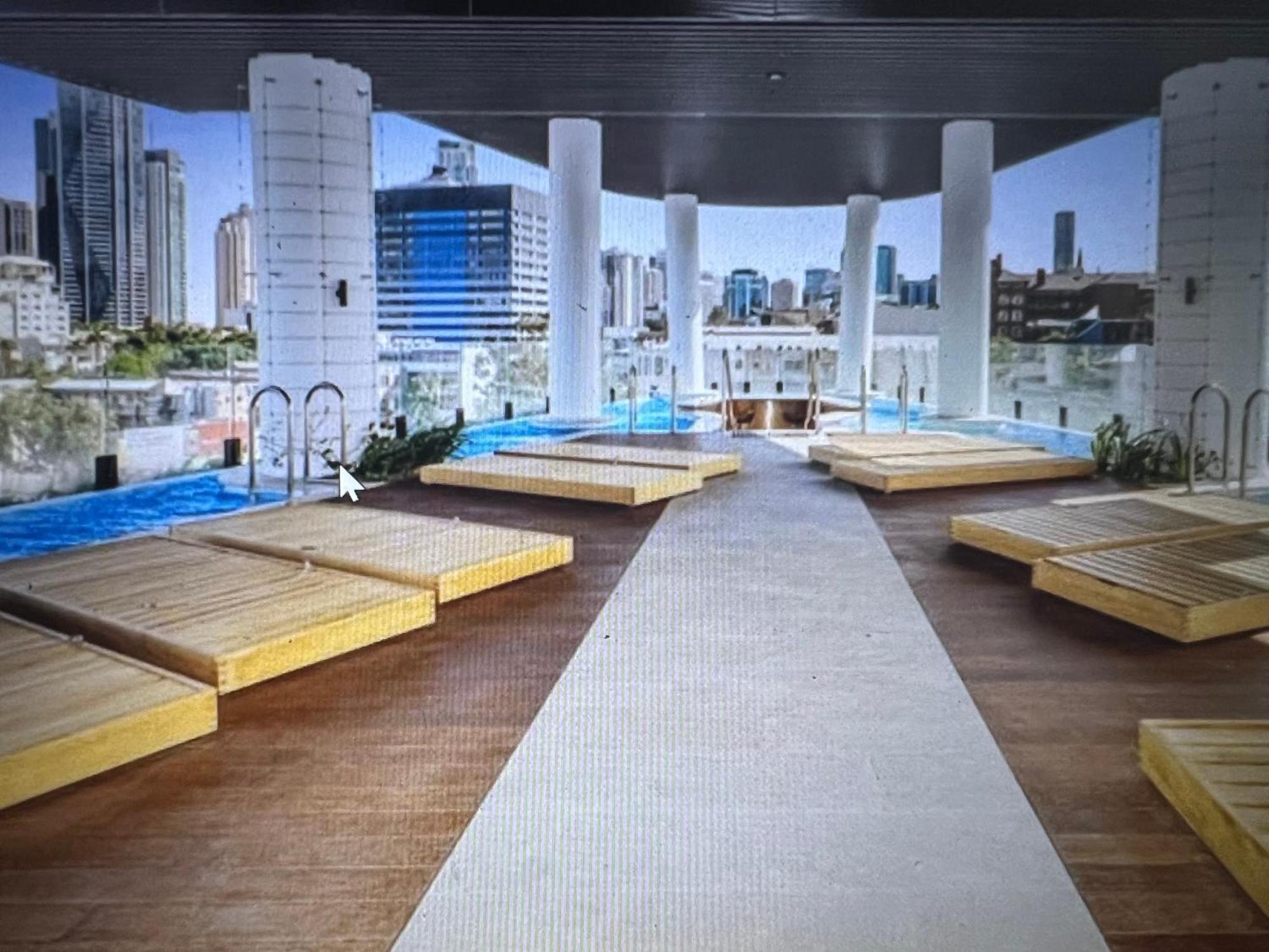 Apartment Entire Flat W Infinity Pool And 5m Walk To Valley Station