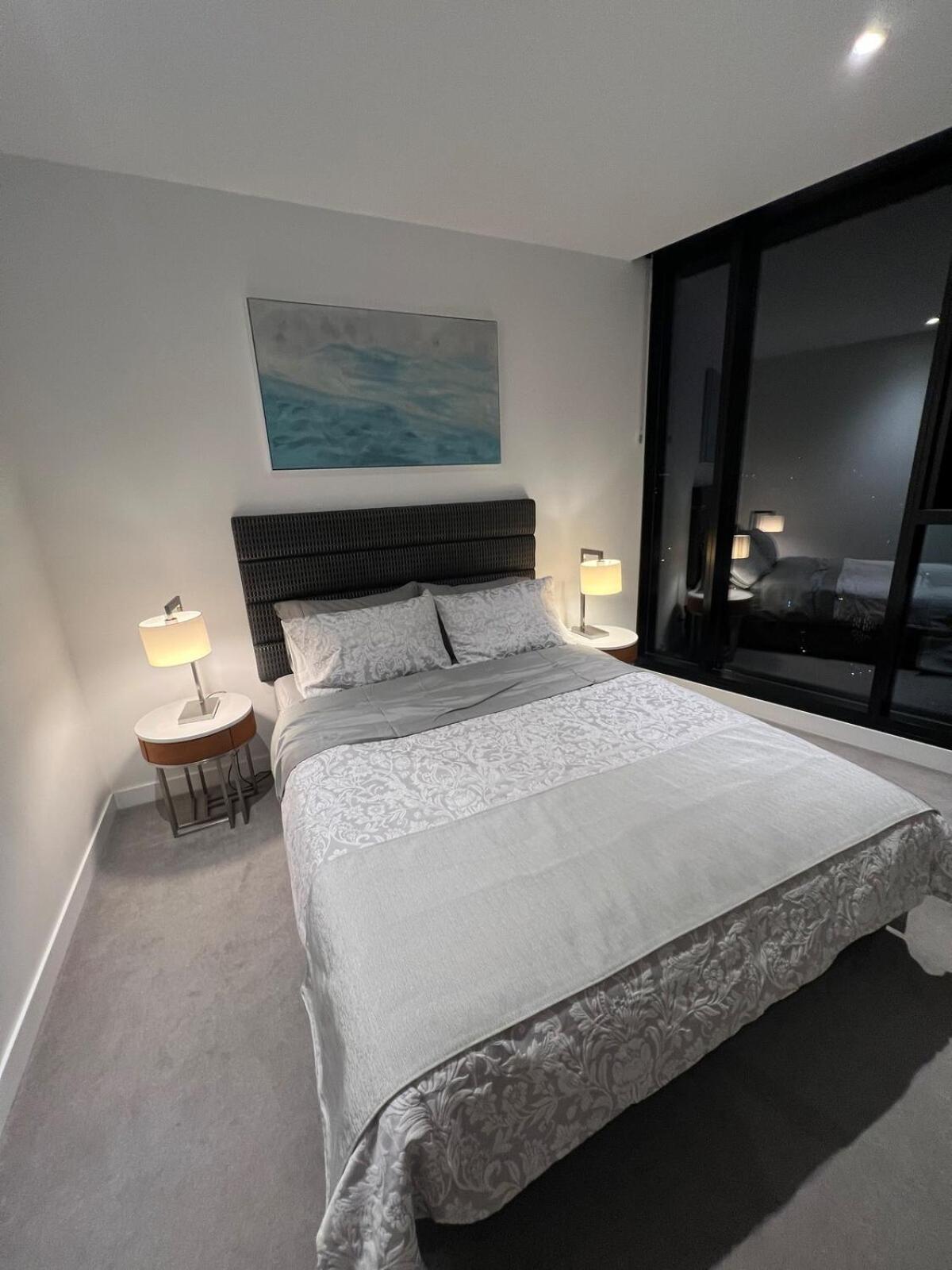 Apartment Entire Flat W Infinity Pool And 5m Walk To Valley Station Brisbane