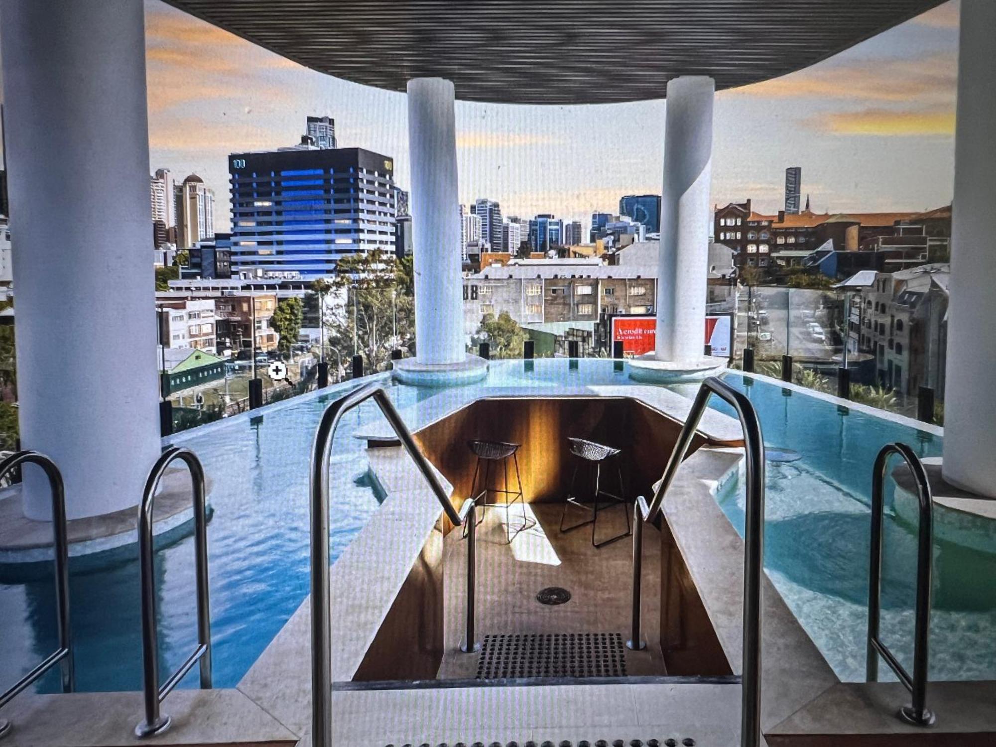 Apartment Entire Flat W Infinity Pool And 5m Walk To Valley Station *