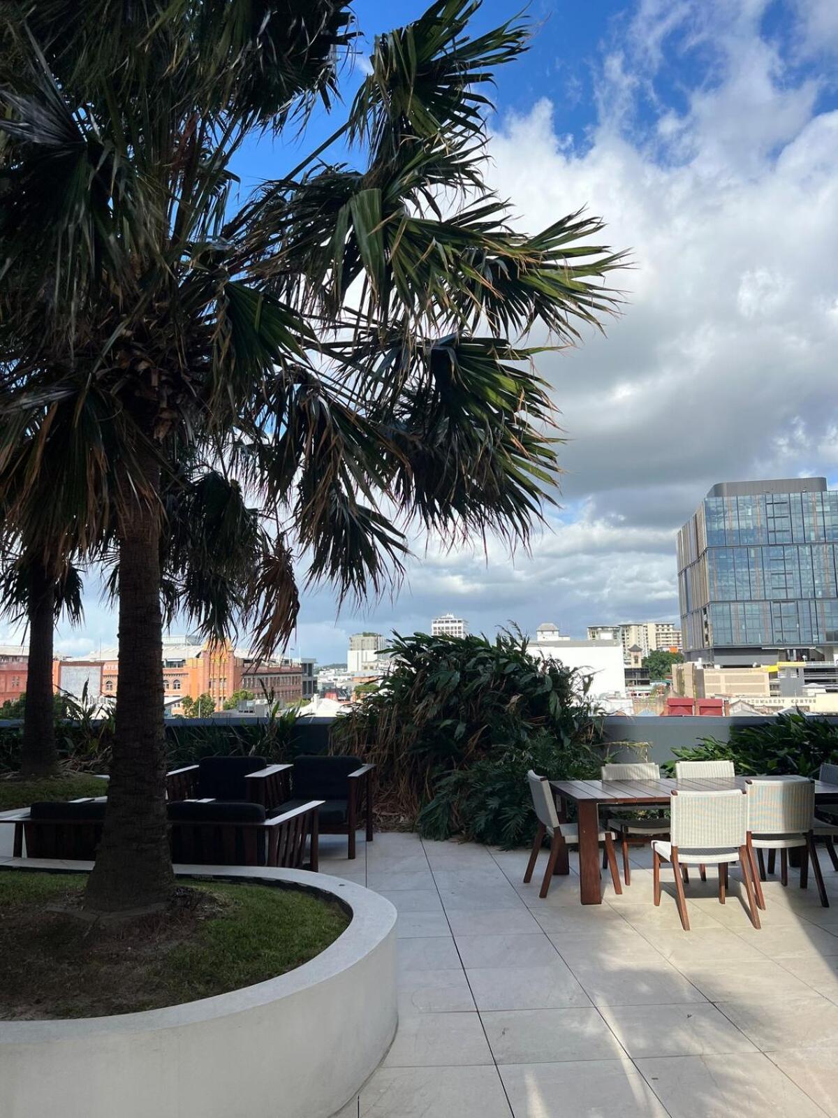 Entire Flat W Infinity Pool And 5m Walk To Valley Station Apartment Brisbane