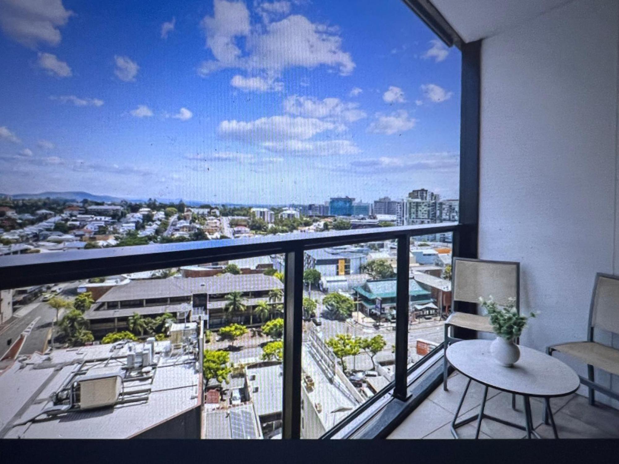 Entire Flat W Infinity Pool And 5m Walk To Valley Station Brisbane