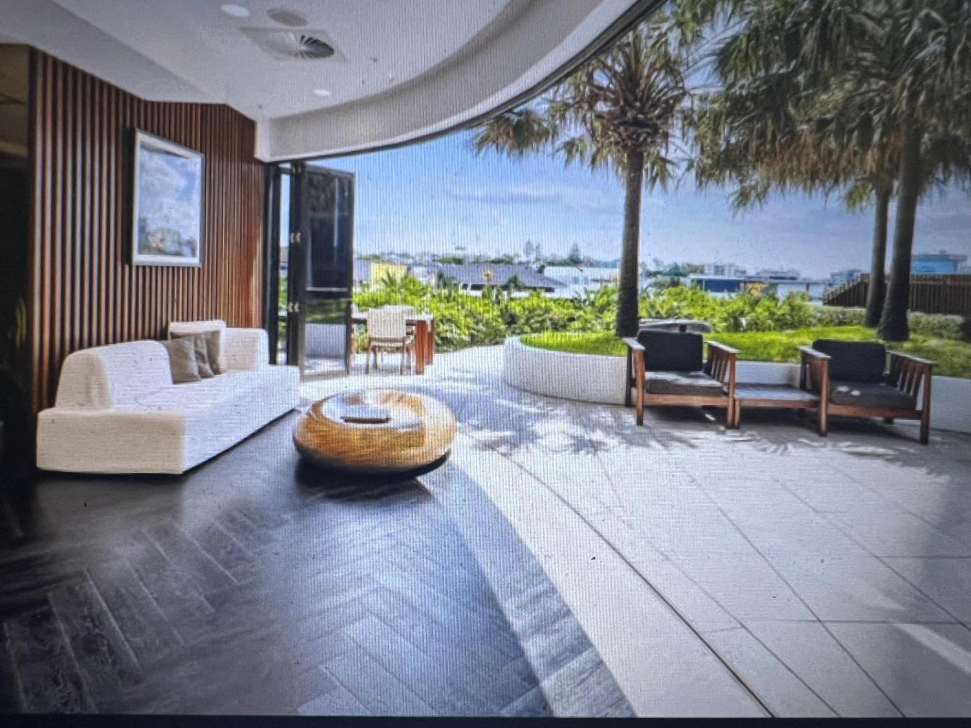 Entire Flat W Infinity Pool And 5m Walk To Valley Station