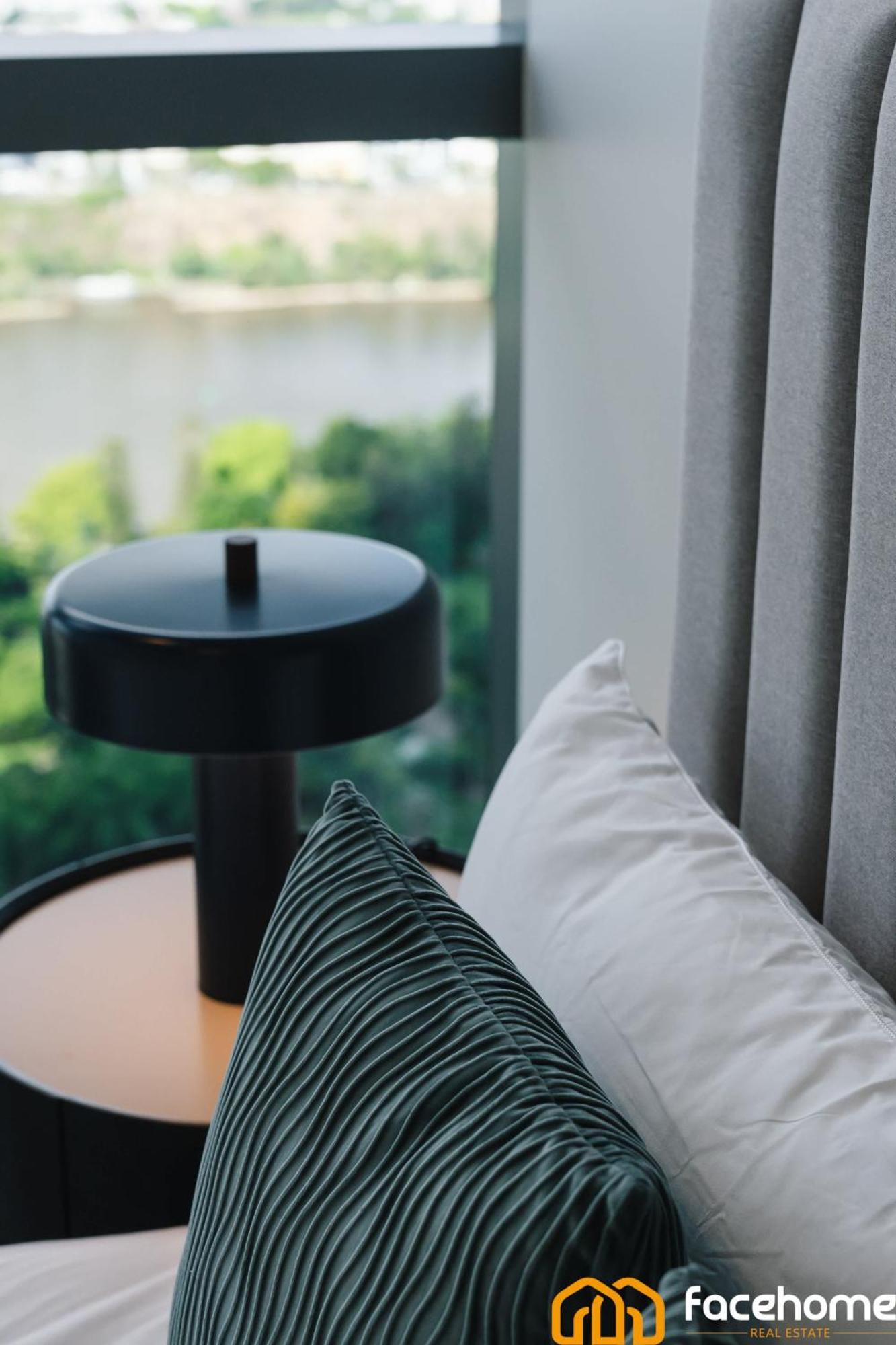 Luxury River & Access Apartment