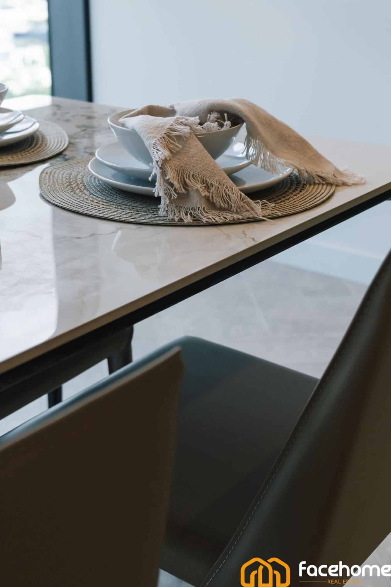 Luxury River & Access Apartment