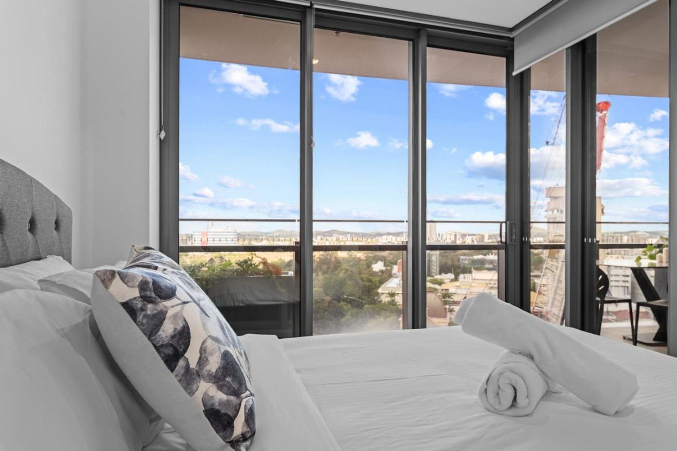 Prime Stay, Steps To River Mall And South Bank Apartment