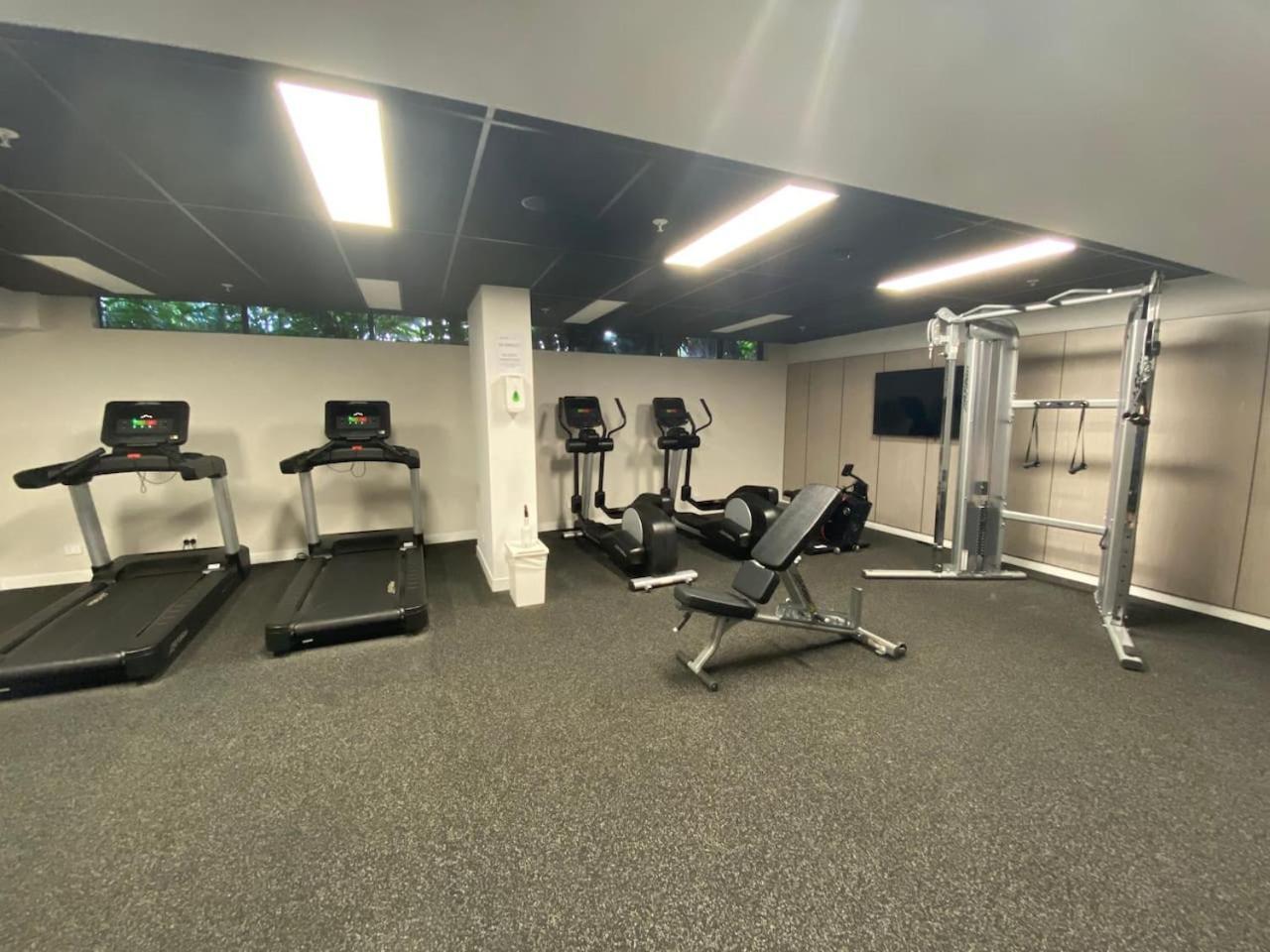 Stunning Getaway One King Bed With Unlimited Wi-fi Brisbane