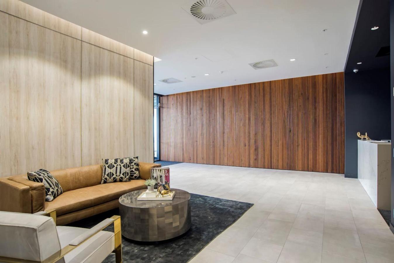 Stunning Getaway One King Bed With Unlimited Wi-fi Apartment Brisbane