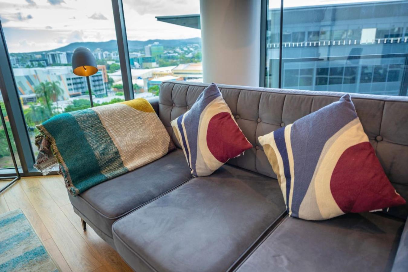 Apartment Stunning Getaway One King Bed With Unlimited Wi-fi Brisbane