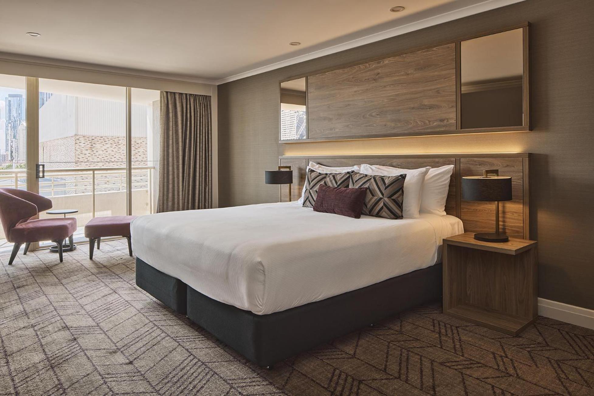 Rydges South Bank 4*