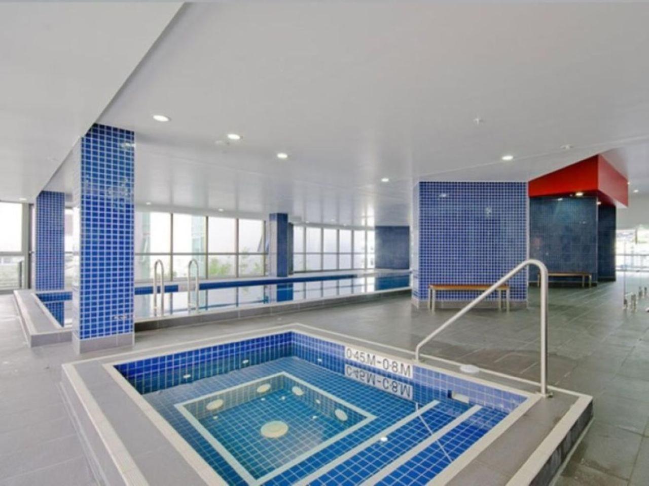 Indulgence At Meriton, Spectacular Views, Sleeps 6 Includes Carpark