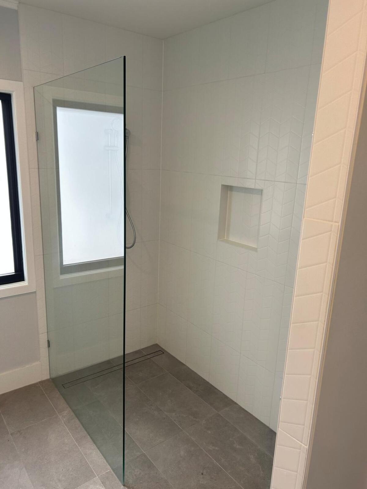 Hill 2-bedroom With Charming View