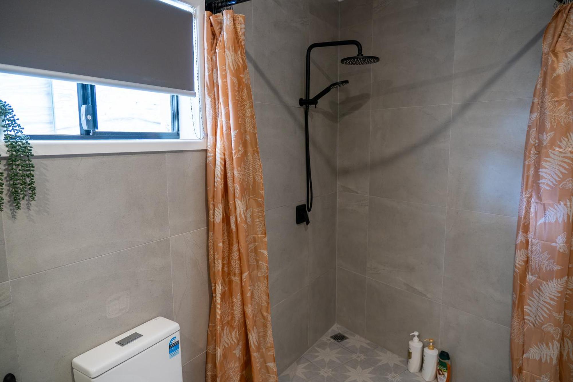 Hot Tub, Ice Bath, Gym, Sauna, Pool Table Coorparoo Haven Homestay