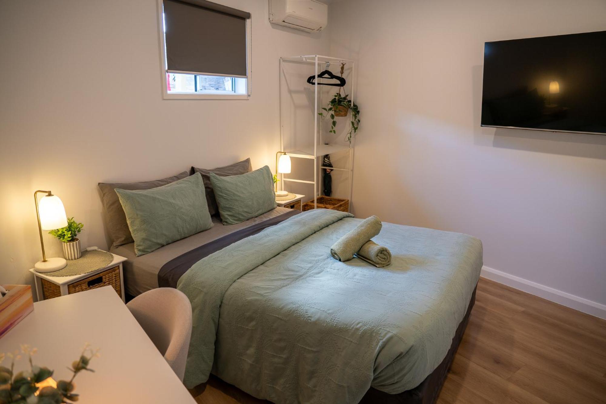 Hot Tub, Ice Bath, Gym, Sauna, Pool Table Coorparoo Haven Homestay Brisbane