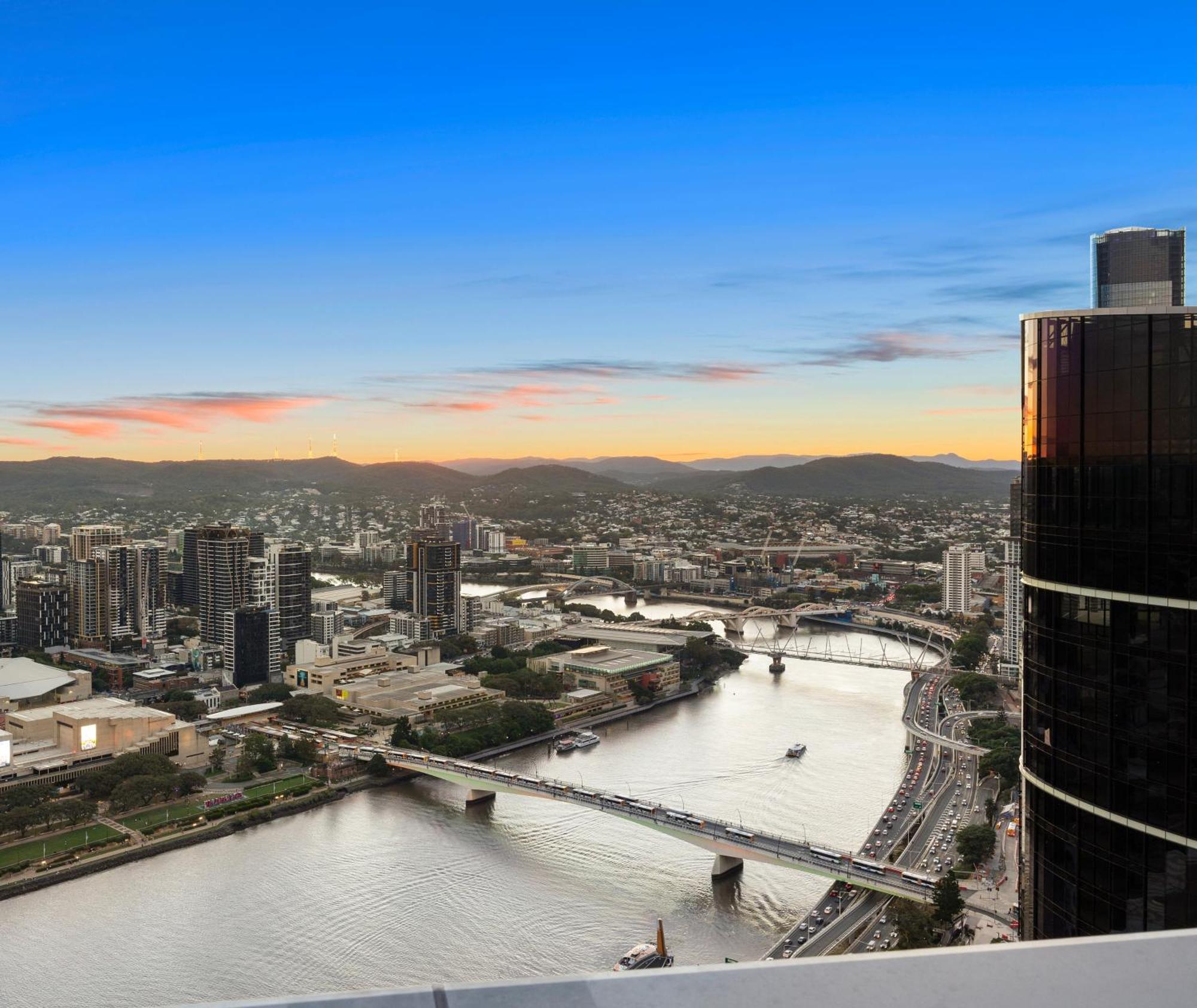Aparthotel Avani Living Queen's Wharf Residences 5*