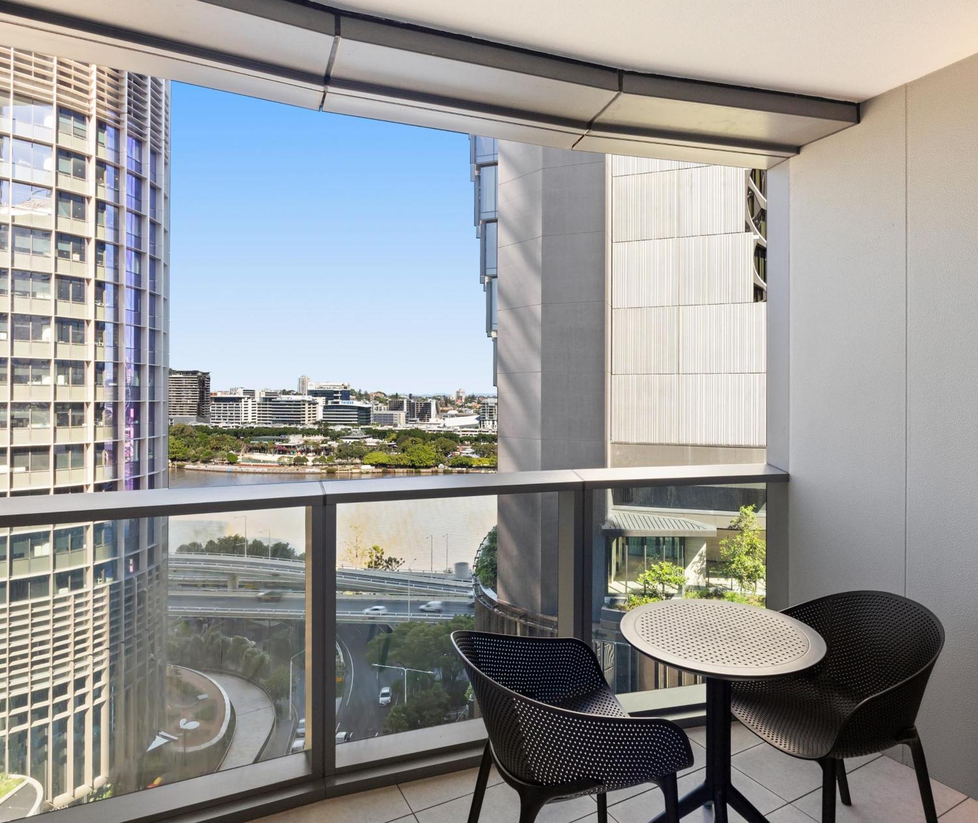 Aparthotel Avani Living Queen's Wharf Residences 5*