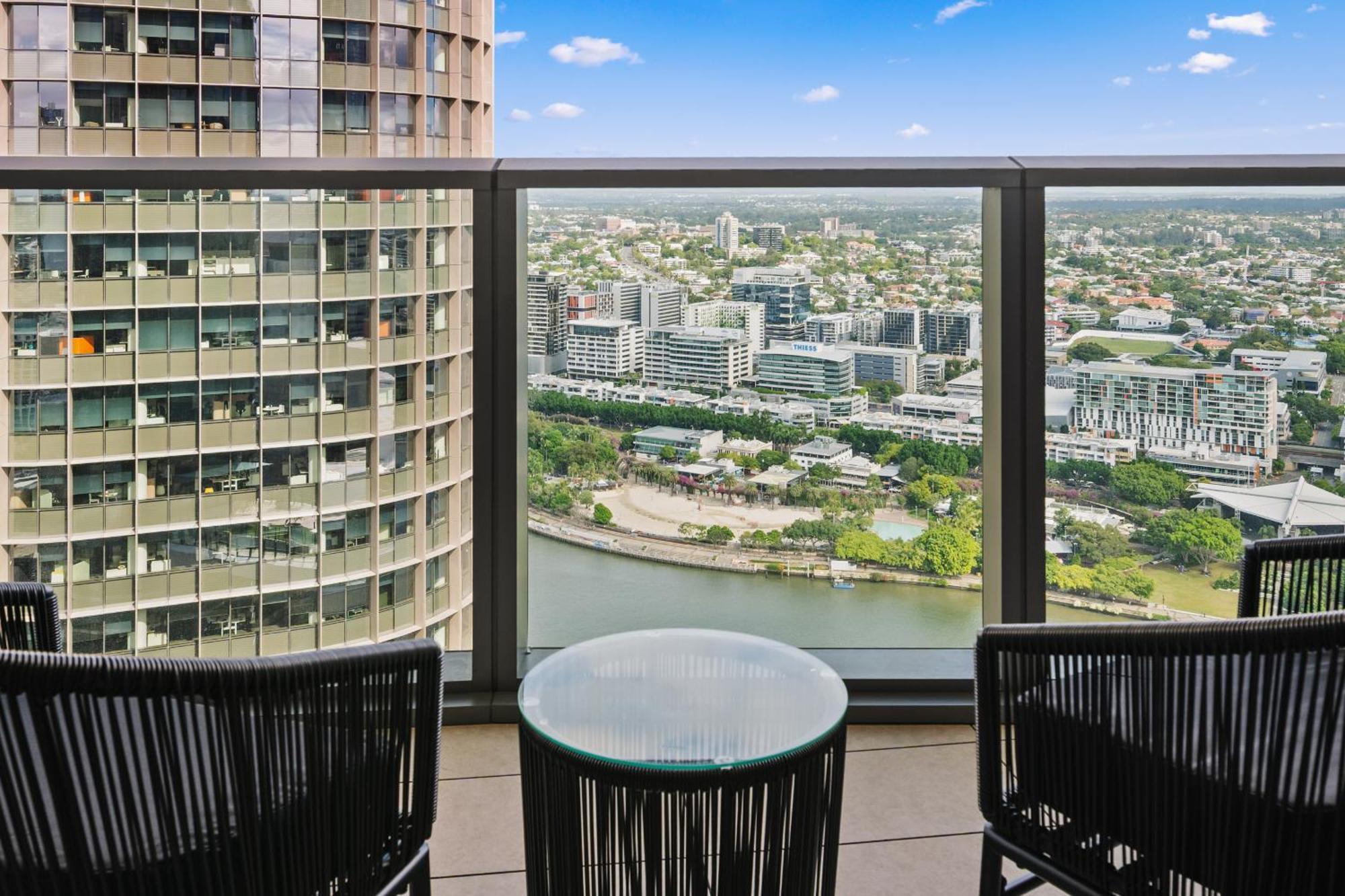 Sky Living & River Views In Queens Wharf Residences Apartment *