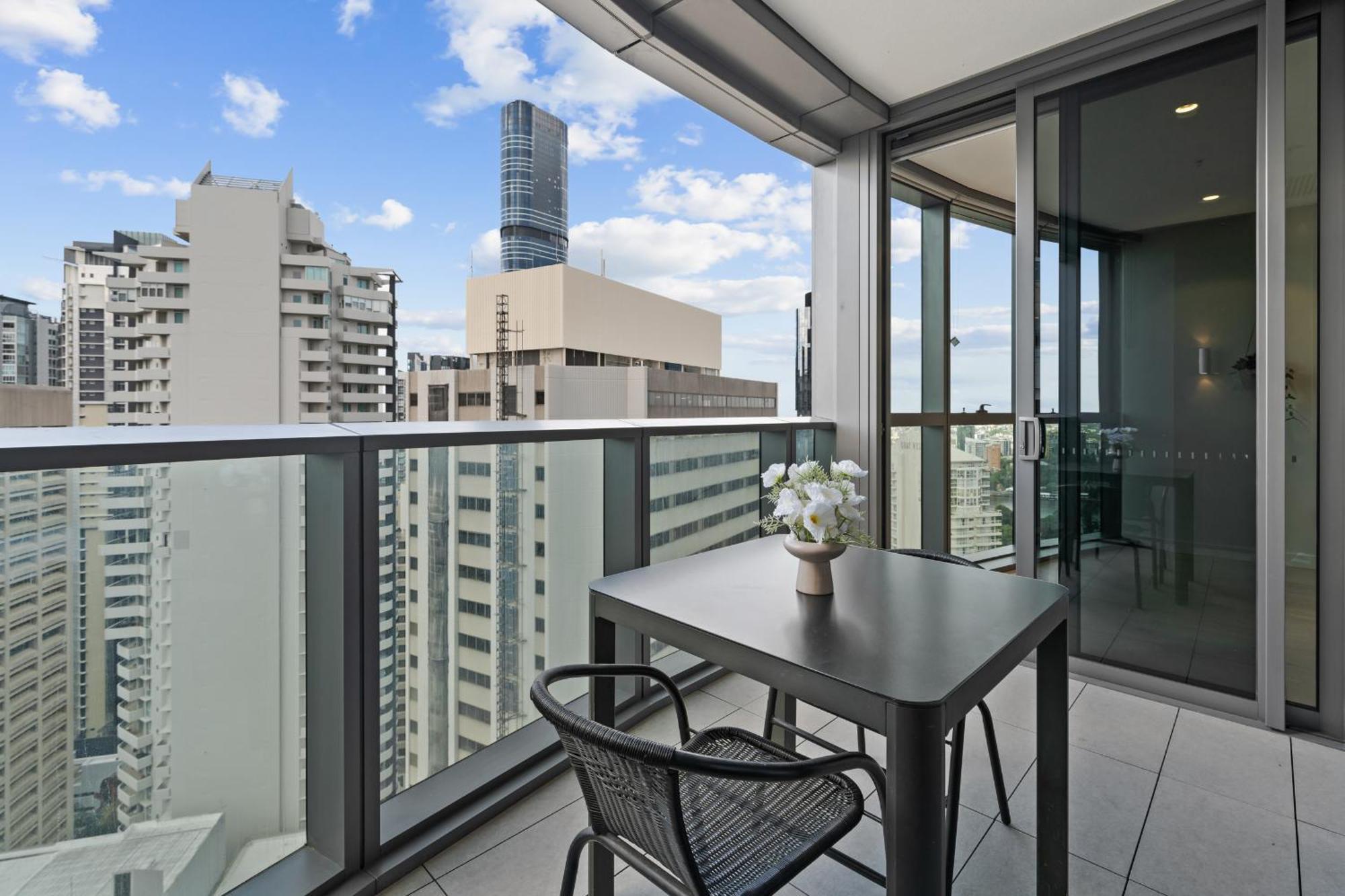Sky Living & River Views In Queens Wharf Residences Apartment *