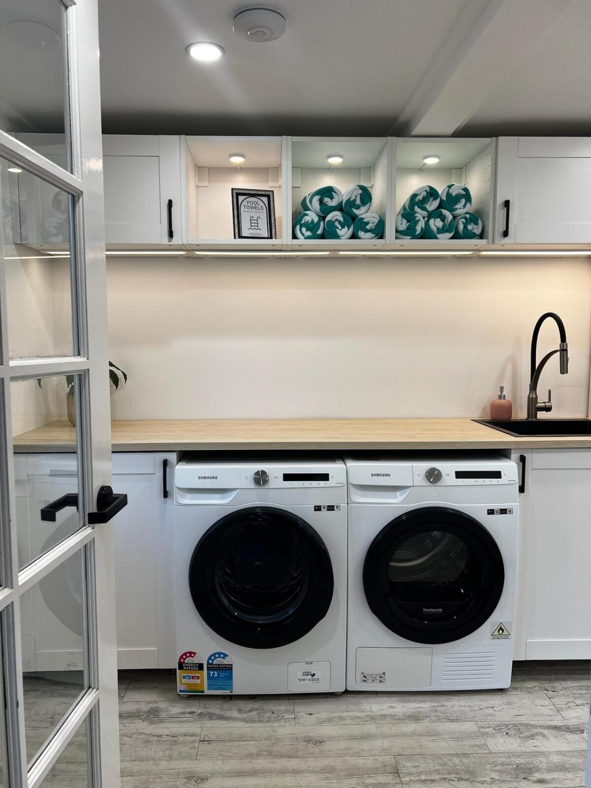 Chic Paddo Pool Fire Pets Holiday home Brisbane